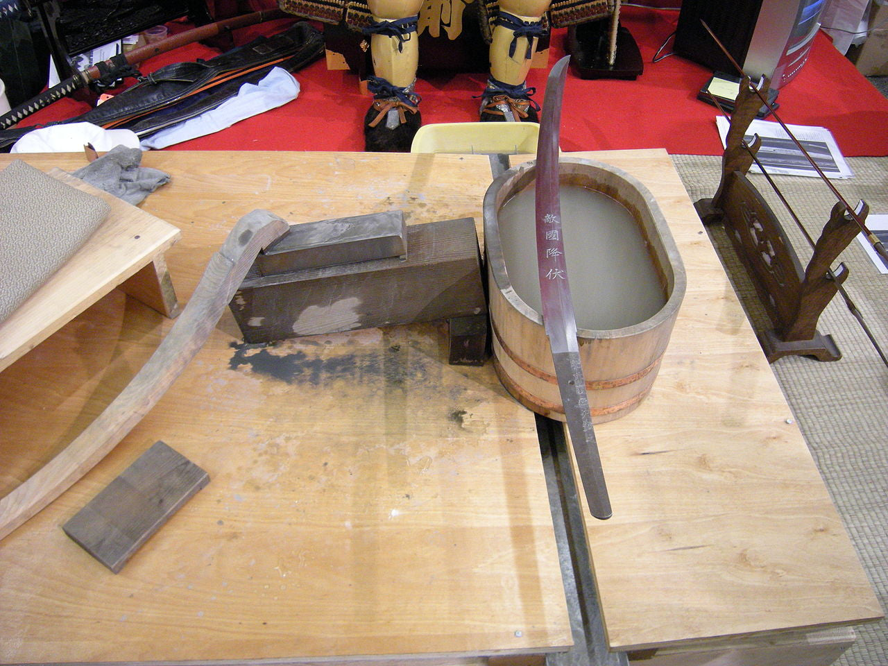 Modern Methods for Creating Steel Microstructures in Japanese Swords